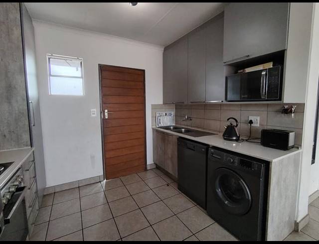 2 BEDROOM PROPERTY TO RENT IN MONAVONI